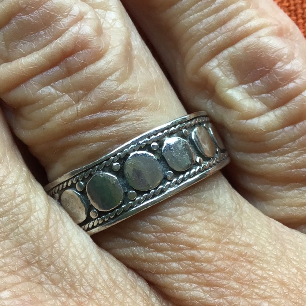 Sterling silver ring. Size 7